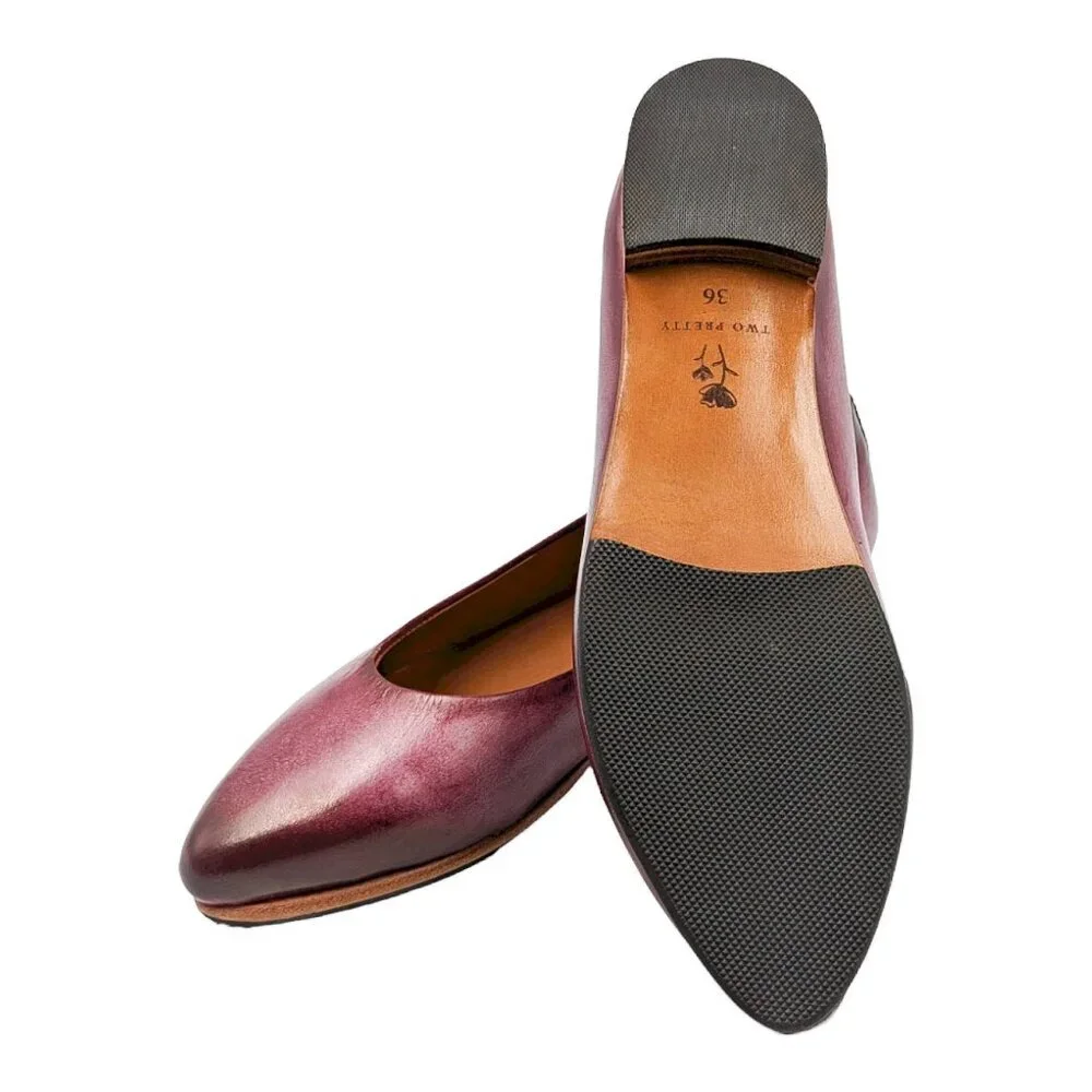 ✨ NWT Two Pretty Hand-Painted Leather Ballet Flats – Wine Patina ✨